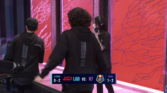 前行者与电竞冠军战队携手共创职业级外设新标杆